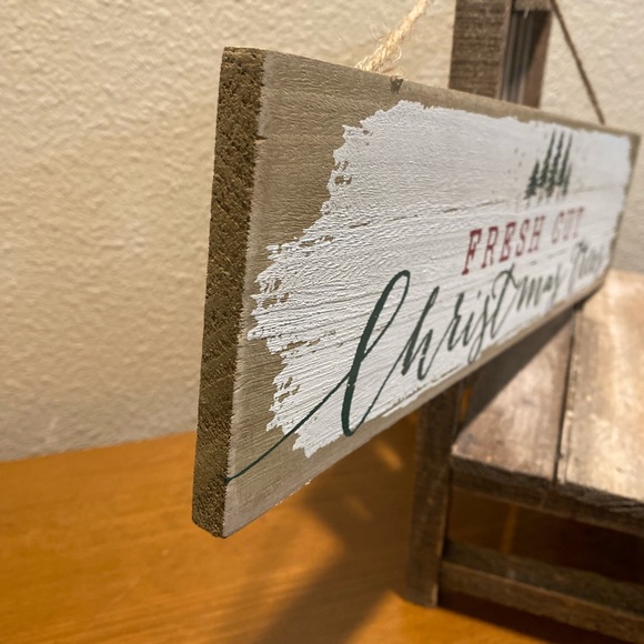 Fresh Cut Christmas Trees Hanging Wood Sign, Farmhouse Christmas Wall Decor - Picture 10 of 13